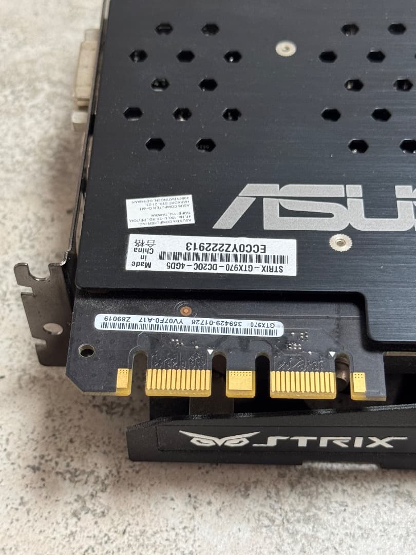 ASUS STRIX GTX 970 4GB グラフィックボード