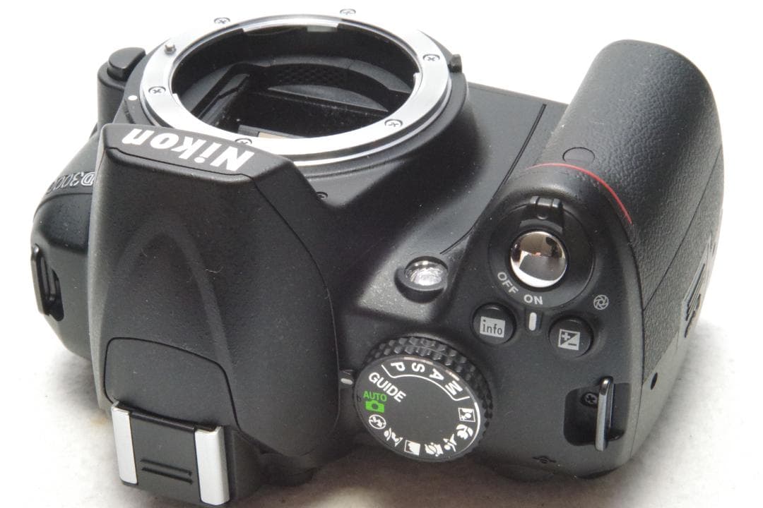 Nikon D3000 デジタル一眼レフ 744ショット 入門機 動確済 美品+