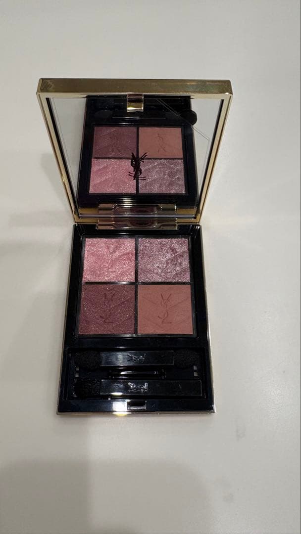 Yves Saint Laurent Beaute アイシャドウ