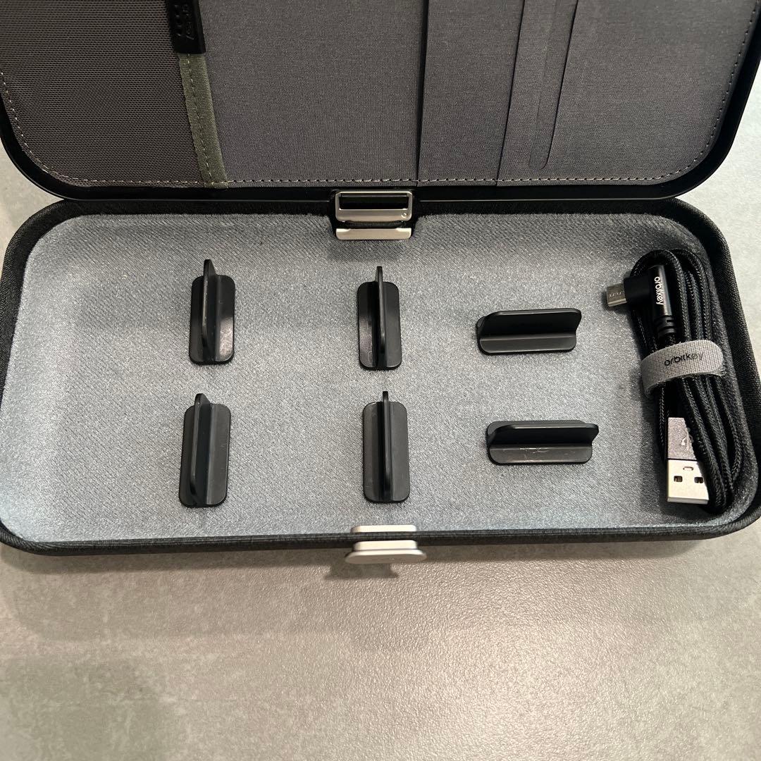 【Orbitkey(オービットキー)】　Nest v2 ブラック
