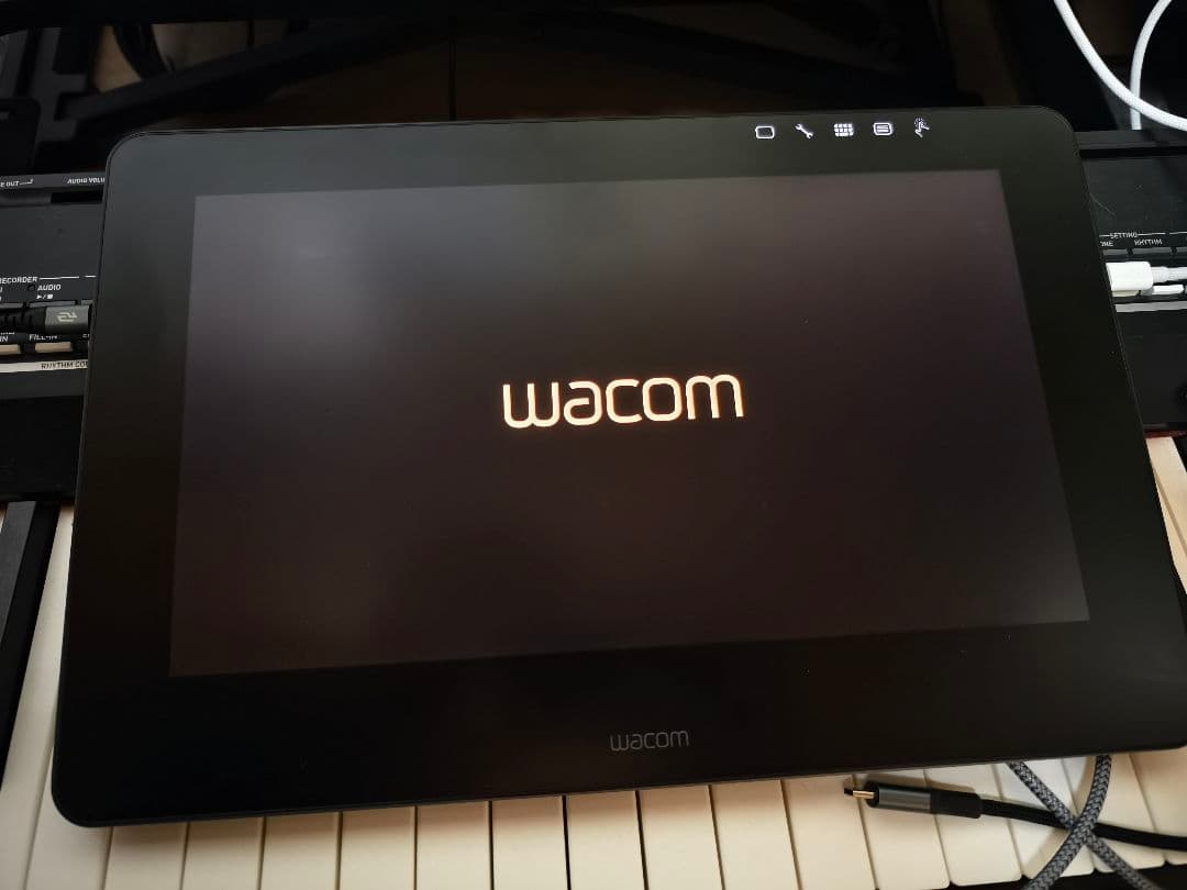 通電のみ確認 Wacom Cintiq DTH-1320 液晶ペンタブレット本体