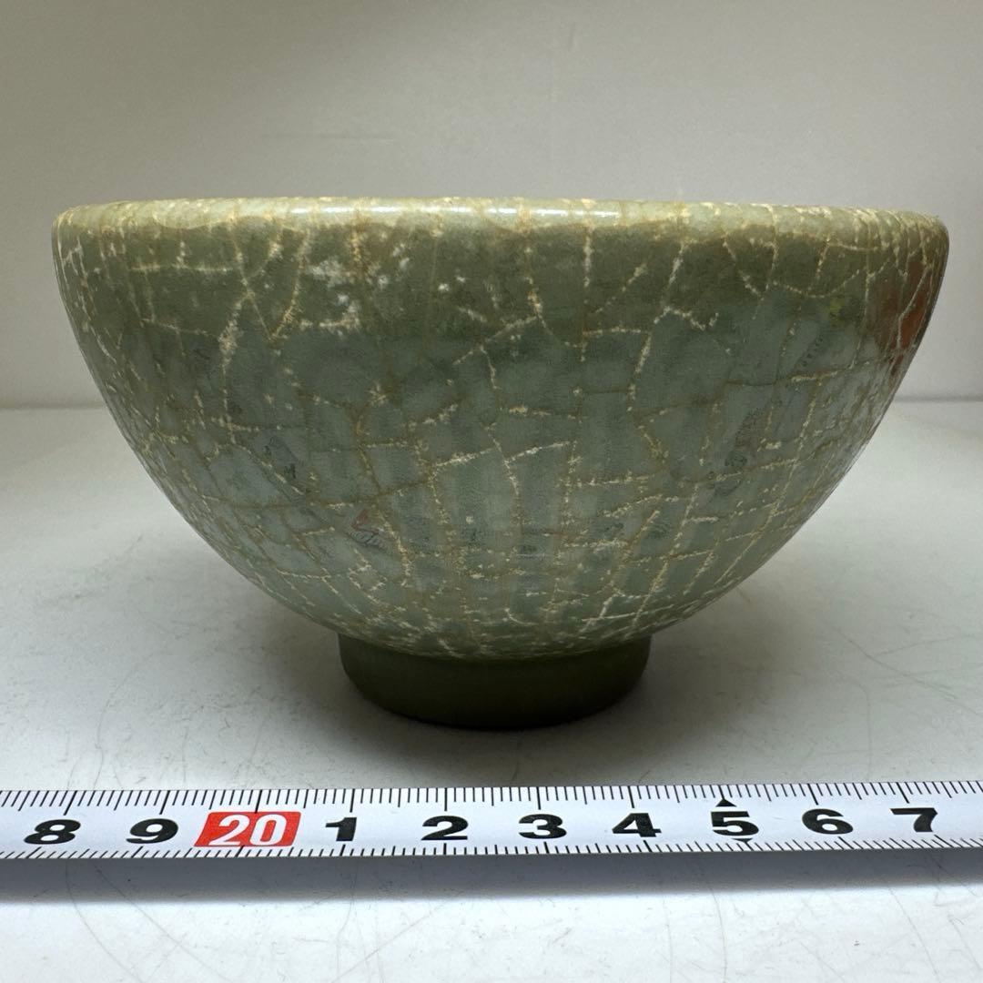 中国明時代　七官青磁陰刻人形手茶碗　共箱直径12㎝トヒルウ東な8-0401☆2F