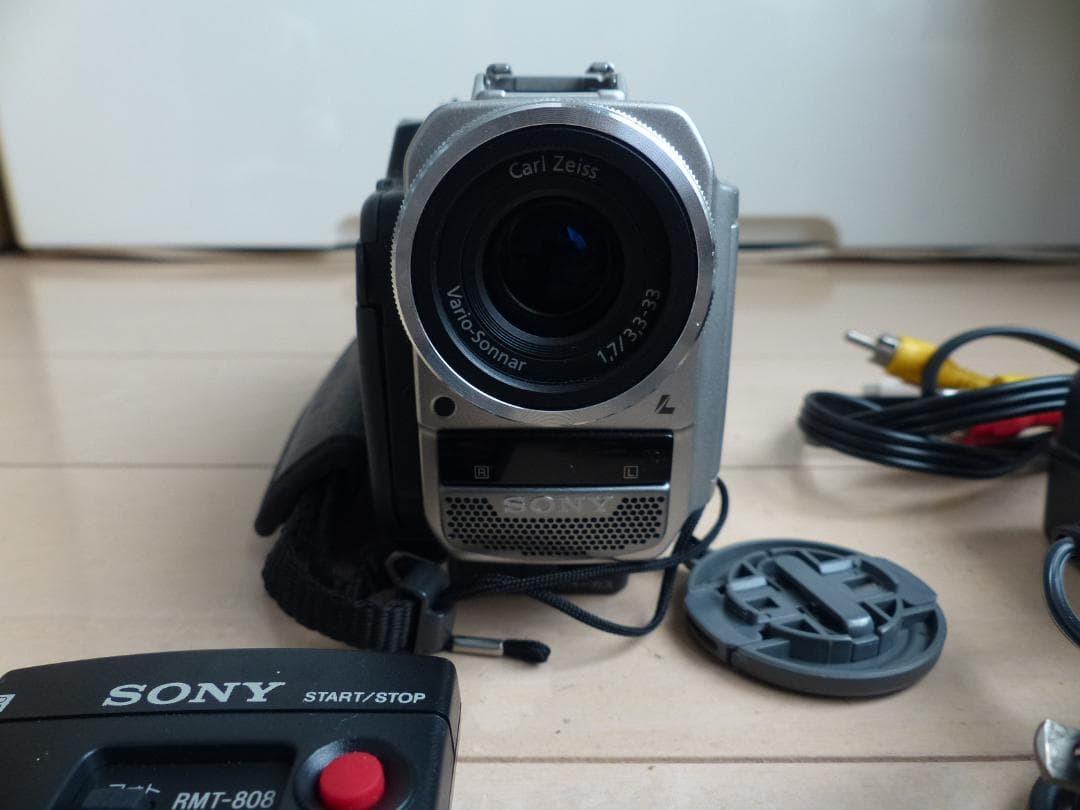 【リモコン・カラー説明書付き】SONY ハンディカム DCR-TRV8