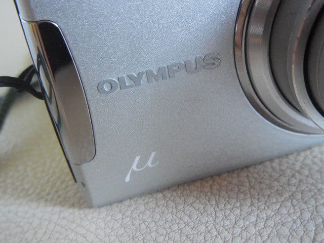 OLYMPUS μ-1060 シルバー コンパクトデジタルカメラ デジカメ
