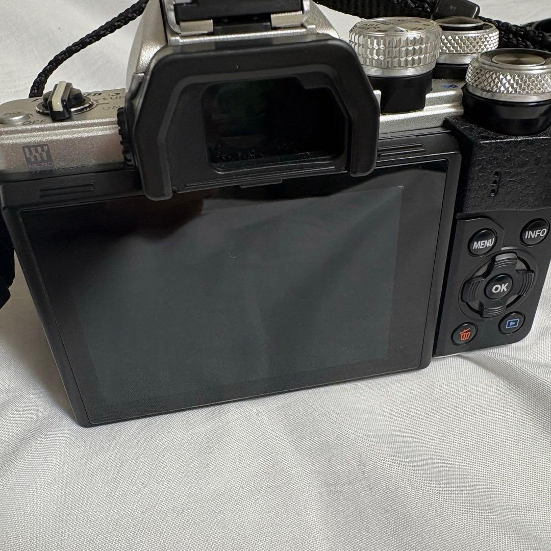 OLYMPUS OM-D ミラーレスカメラ E-M10 mark II 【美品】