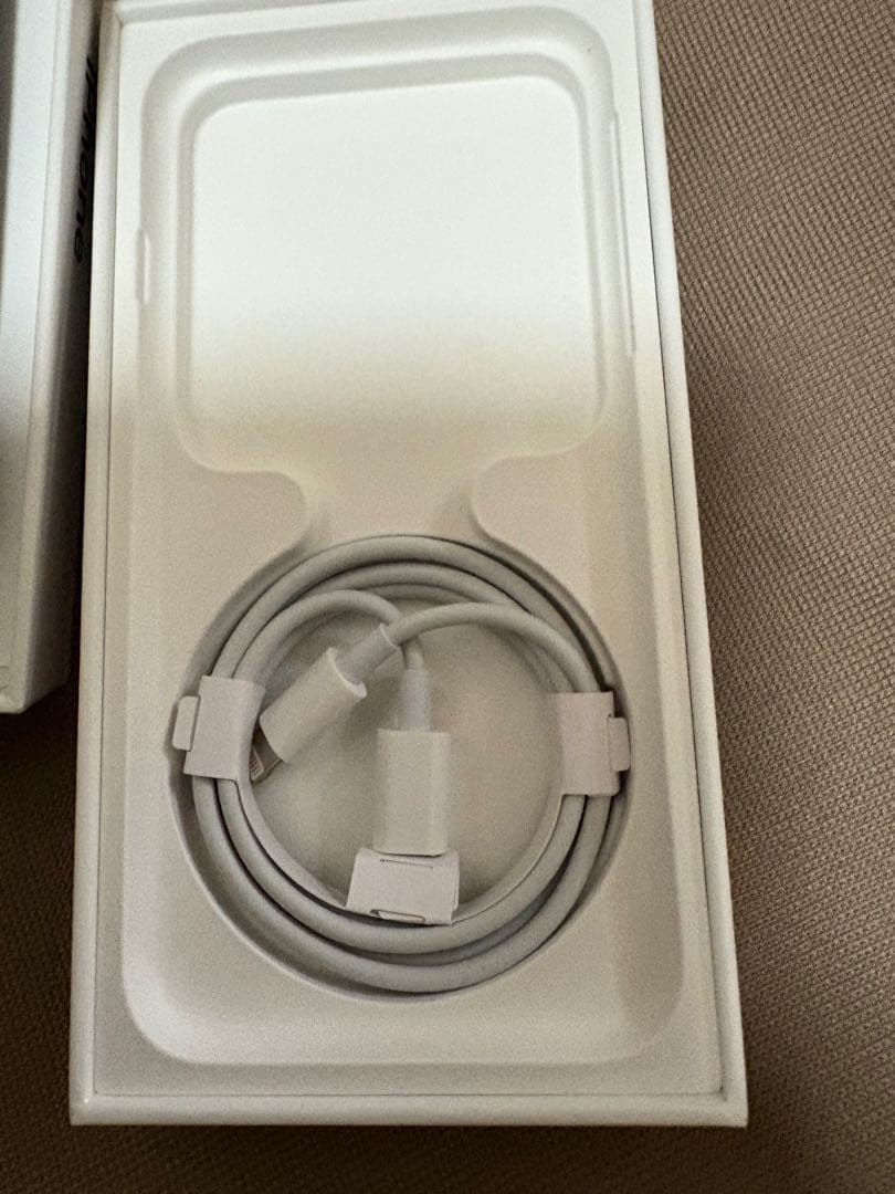 iPhone SE (第3世代) ブラック　128gb SIMフリー